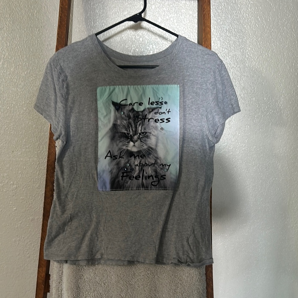 Justice Gray Cat Portrait Tee